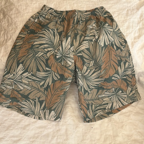 Aloha Print Shorts - Picture 1 of 4